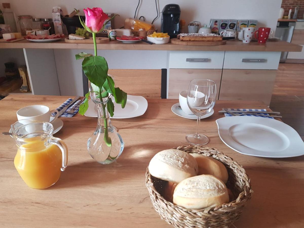 Penzion Tvrz Dub u Tábora Ratiborske Hory Esterno foto